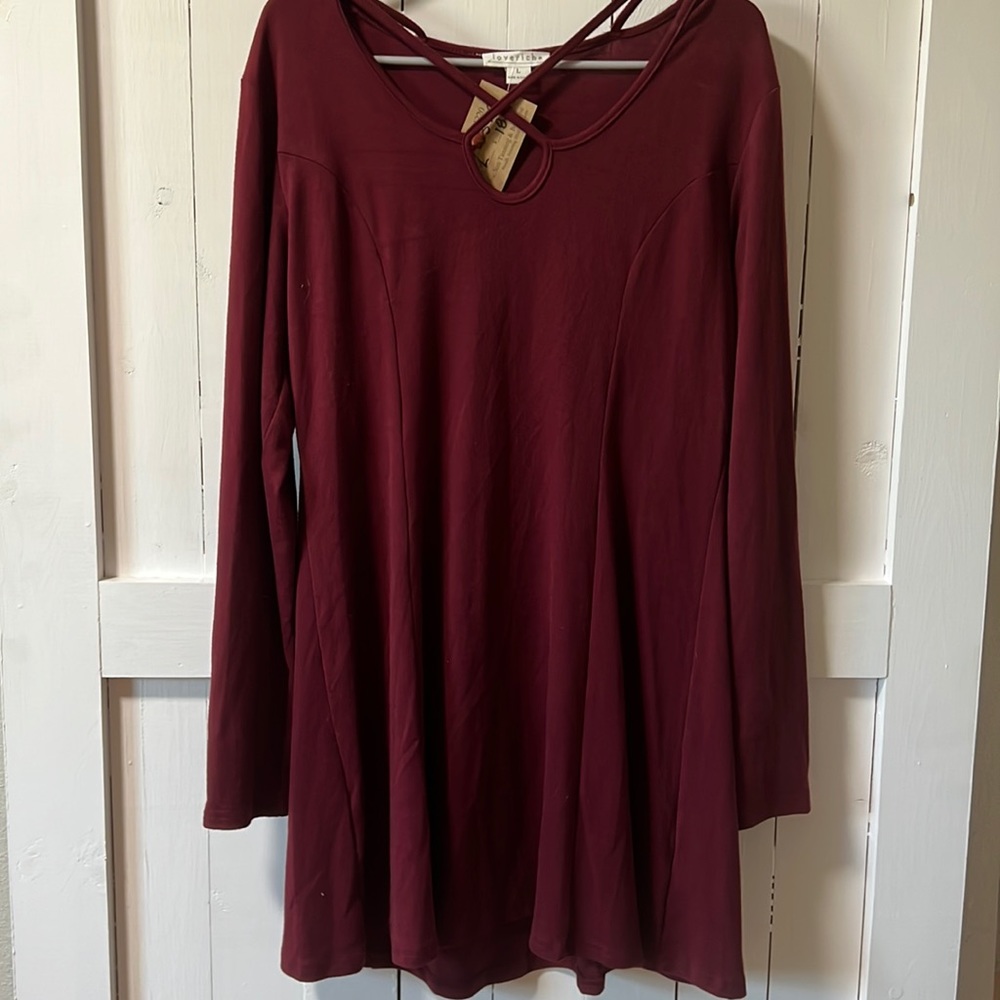 Beautiful dress with cross cross neck